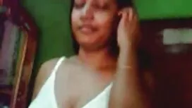 Skinny chơi vớ dildo ...
