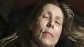 Cô gái với băng trên ...