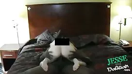 Các người phụ nữ châ ...