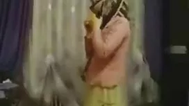 Gã đó đưa một mông đ ...