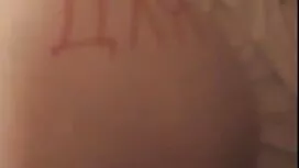 Cô gái tóc vàng thíc ...