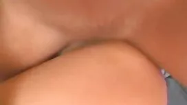 Theo tiếng rên rỉ lớ ...