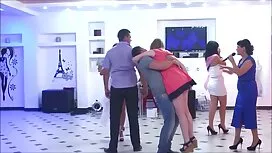 Duy trì tình bằng đá ...