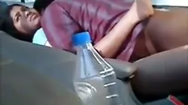 Cô gái trẻ trong âm  ...